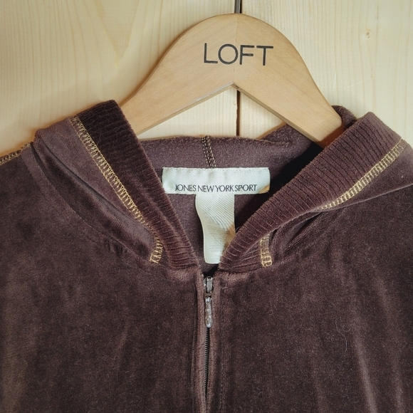 Vintage 2000s velour zip up hoodie - Picture 5 of 8